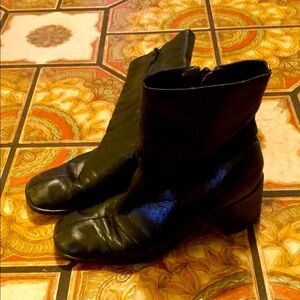 Eclectic Preview International Black Jill boots- 6.5M